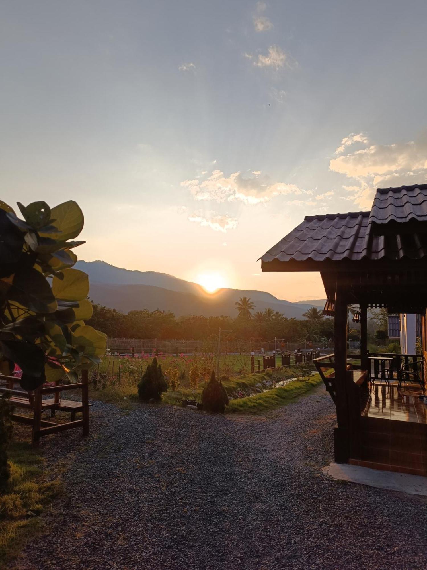 ม่วนใจ๋ปันสุข โฮมสเตย์แอนคาเฟ่ Muanjai Punsuk Homestay And Cafe Chom Thong Eksteriør billede